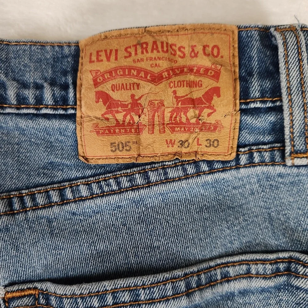 Vtg Levi's‎ 505 Regular Fit Jeans 30x30 Distressed Knee Rips Light Wash